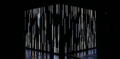 En el L.E.V. No todo es música. Para muestra, la instalación interactiva del canadiense Daniel Iregui, que le permite al público controlar el aspecto de la instalación así como el sonido, por medio de las manos, brazos o todo el cuerpo. ¿El objetivo? "Alterar la realidad cotidiana de los espacio (públicos) en los que se ubica".