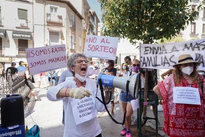 Comerciantes ambulantes del Rastro protestan en la plaza de Cascorro el pasado mes de julio