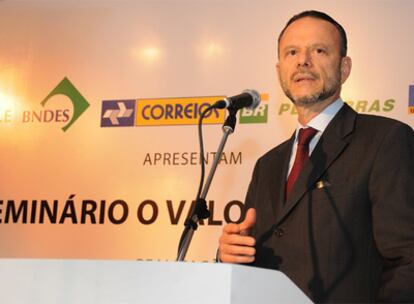 Luciano Coutinho, presidente del Banco de Fomento de Brasil.