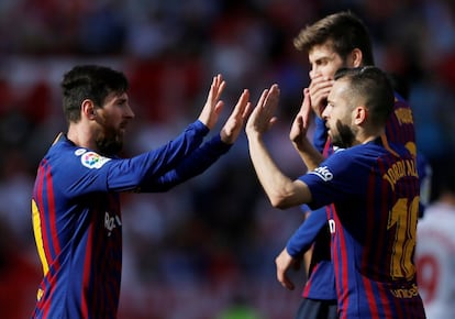 Messi celebra el tercer gol del barcelona.