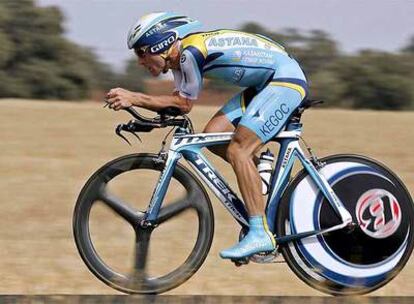 Leipheimer vence en la contrarreloj