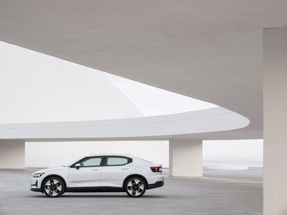 Polestar 2, el primer modelo que la firma sueca comercializa a gran escala, combina vanguardia en su diseño y tecnología.