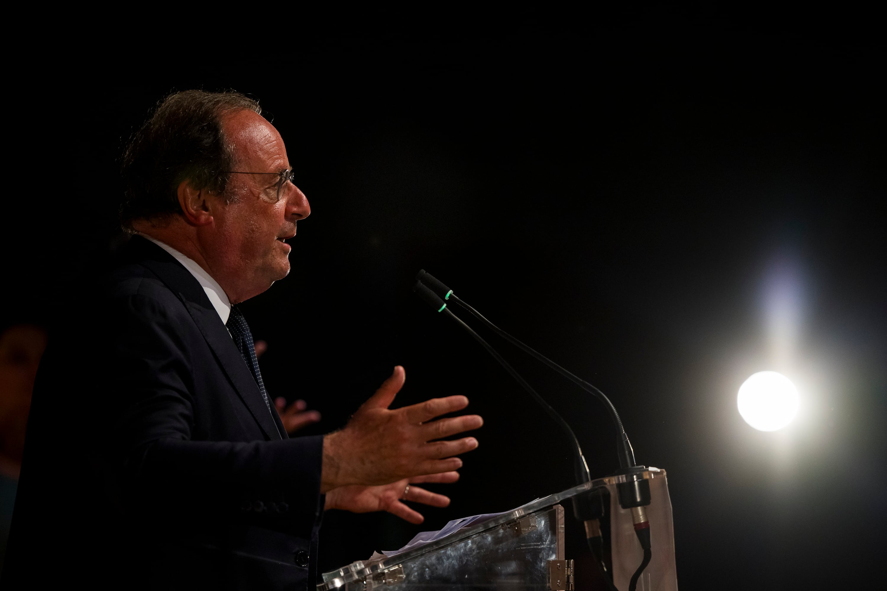 François Hollande, en una acto de campaña para las elecciones legislativas de junio de 2024.
