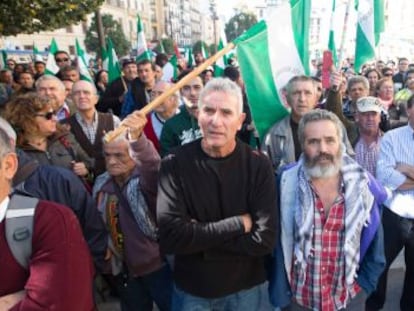 Los dirigentes sindicales Diego Cañamero (izquierda) y Juan Manuel Sánchez Gordillo, en una protesta en Granada en 2013.