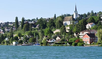 Paisaje de la ciudad de Herrliberg, situada en el cantón de Zürich, Suiza.