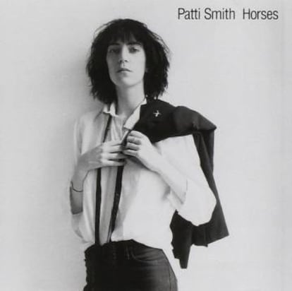 La portada de 'Horses', primer disco de Patti Smith, se aleja de los cánones femeninos de la época (1975) y se ha convertido en un icono.