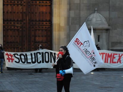 Una manifestación del sindicato de Notimex frente a Palacio Nacional, en Ciudad de México, el pasado 8 de agosto.