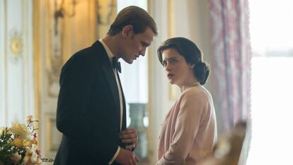 Matt Smith y Claire Foy, en 'The Crown'.