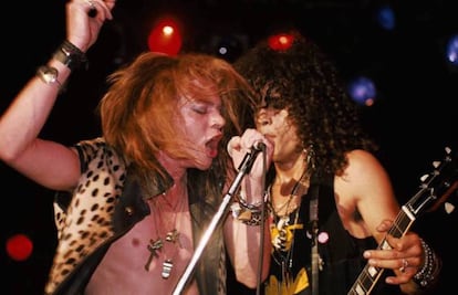 Axl Rose y Slash se juraron odio eterno, pero, ante todo pronóstico, fumaron la pipa de la paz. Hoy, trabajan en un nuevo disco de Guns N' Roses.