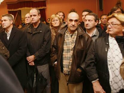 Joseba Egibar, presidente del PNV de Guipúzcoa (segundo por la izquierda), en el pleno de Azpeitia.