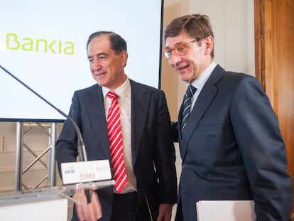 El presidente de Mapfre, Antonio Huertas (izquierda), y el presidente de Bankia, José Ignacio Goirigolzarri.