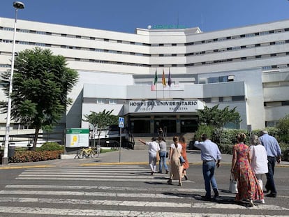 Vista del hospital Virgen Macarena de Sevilla, este sábado.