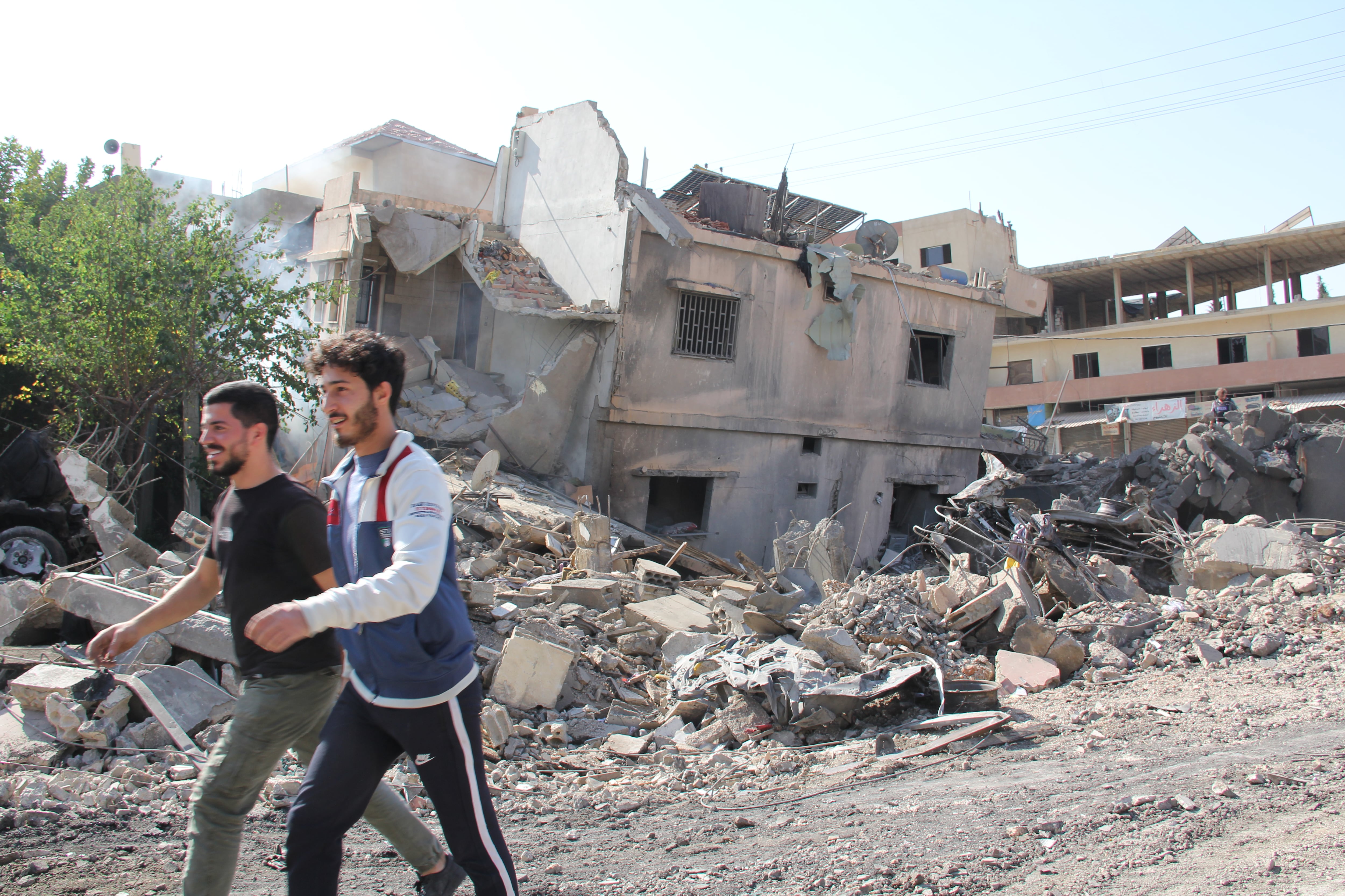 Casas destruidas en Duris, cerca de Baalbek, en el valle libanés de la Becá, en un ataque israelí en la madrugada de este viernes.