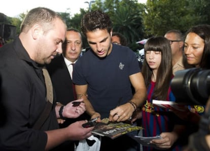 Cesc, a la entrada del Hospital de Barcelona esta mañana.