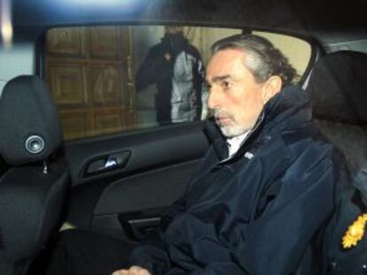 El presunto cabecilla de la trama Gürtel, Francisco Correa, a su salida del Tribunal Superior de Justicia de Madrid.