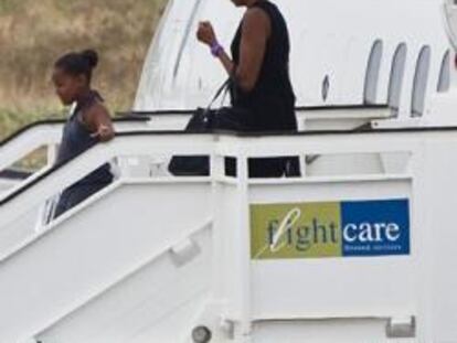 Michelle Obama y su hija después de aterrizar en Málaga