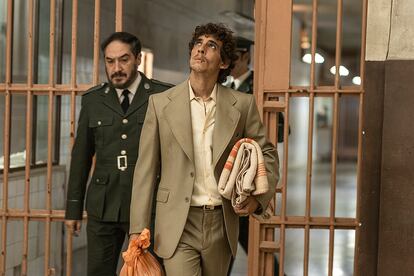 El Demócrata (Alfonso Lara) y Manuel (Miguel Herrán), en 'Modelo 77', la película de Alberto Rodríguez sobre las cárceles españolas durante la Transición.