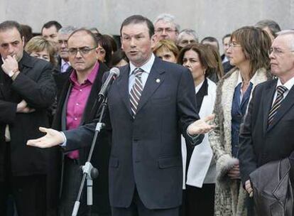 Juan José Ibarretxe, ayer ante el Palacio de Justicia de Bilbao.