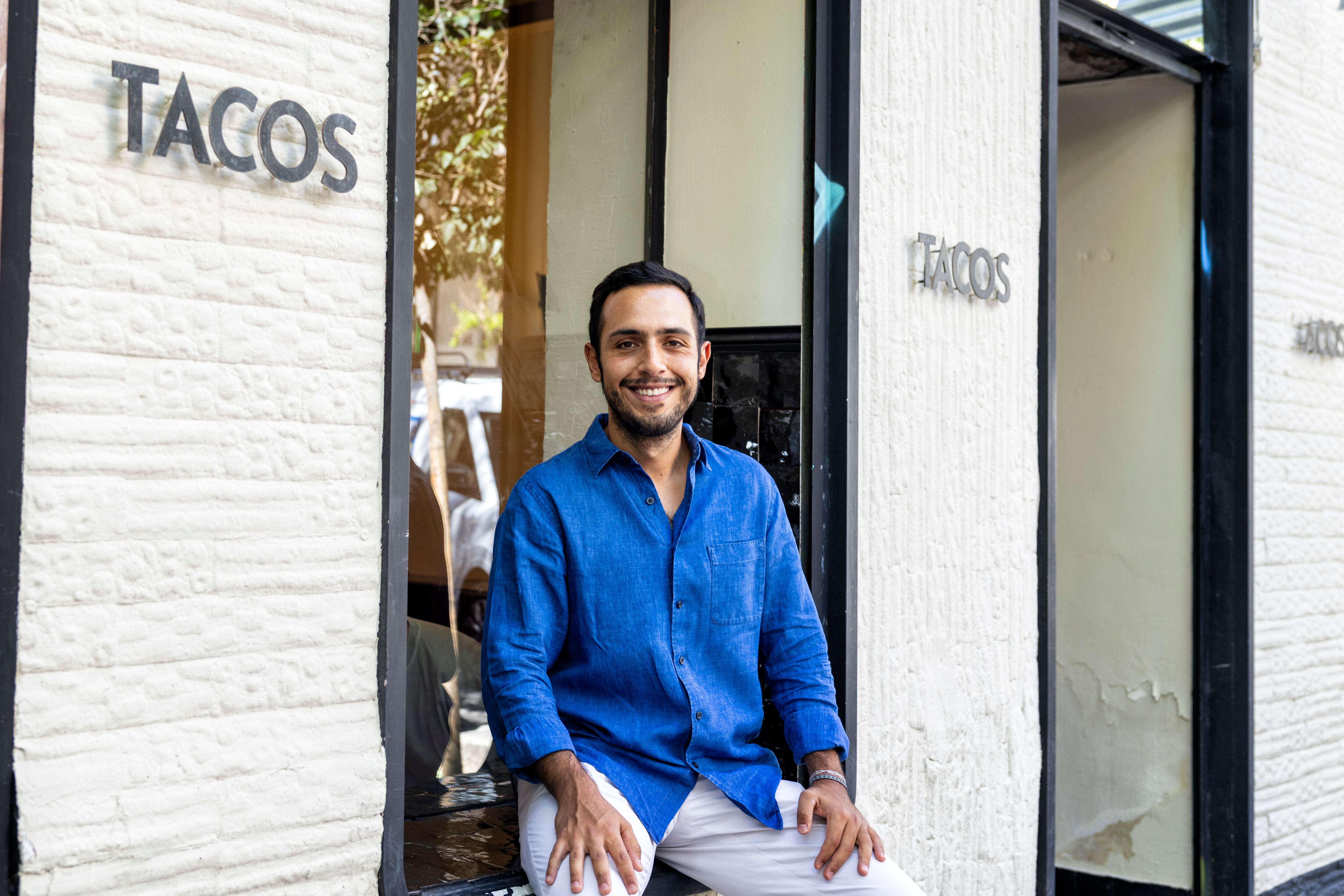 Zenén Jaimes, en su taquería de la calle Gaztambide de Madrid.