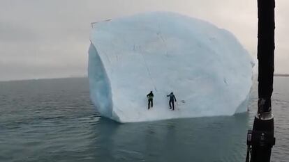 Un iceberg se hunde cuando dos exploradores intentaban escalarlo