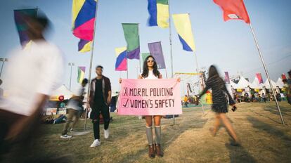 She Says realiza actividades de sensibilización contra el abuso sexual en famosos festivales de música de India.