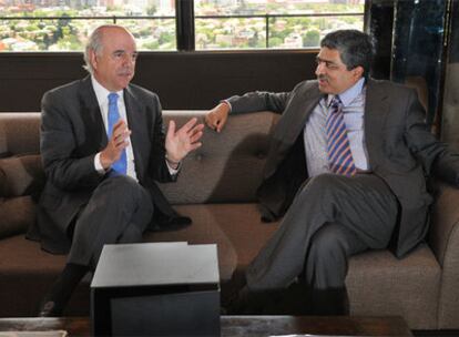 Francisco González y Nandan Nilekani, en el despacho del presidente del BBVA.