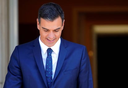 El presidente Pedro Sánchez, a las puertas de la Moncloa.