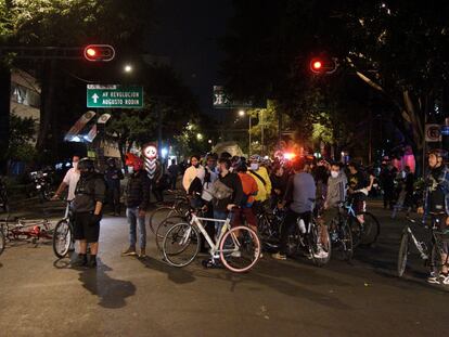 Ciclistas de diversas organizaciones, en una manifestación en Ciudad de México.
