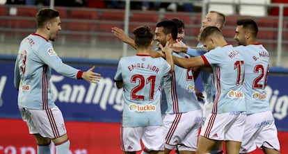 Jugadores del Celta celebran un gol.