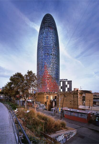 La Torre Agbar se ha convertido en el icono moderno de Barcelona.