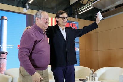 El ministro de Industria, Jordi Hereu, y el primer secretario del PSC, Salvador Illa, este sábado durante un acto del PSC en Terrassa.