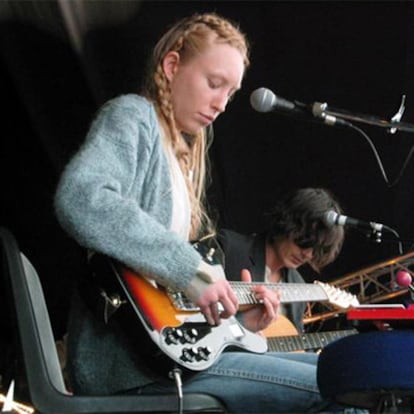 Mira y Laurent, Mi And L'Au, en un concierto
