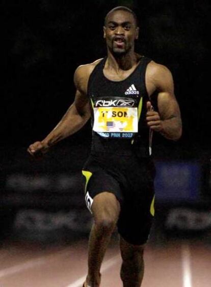 Tyson Gay corre ayer los 100 metros en 9,76s en Nueva York.