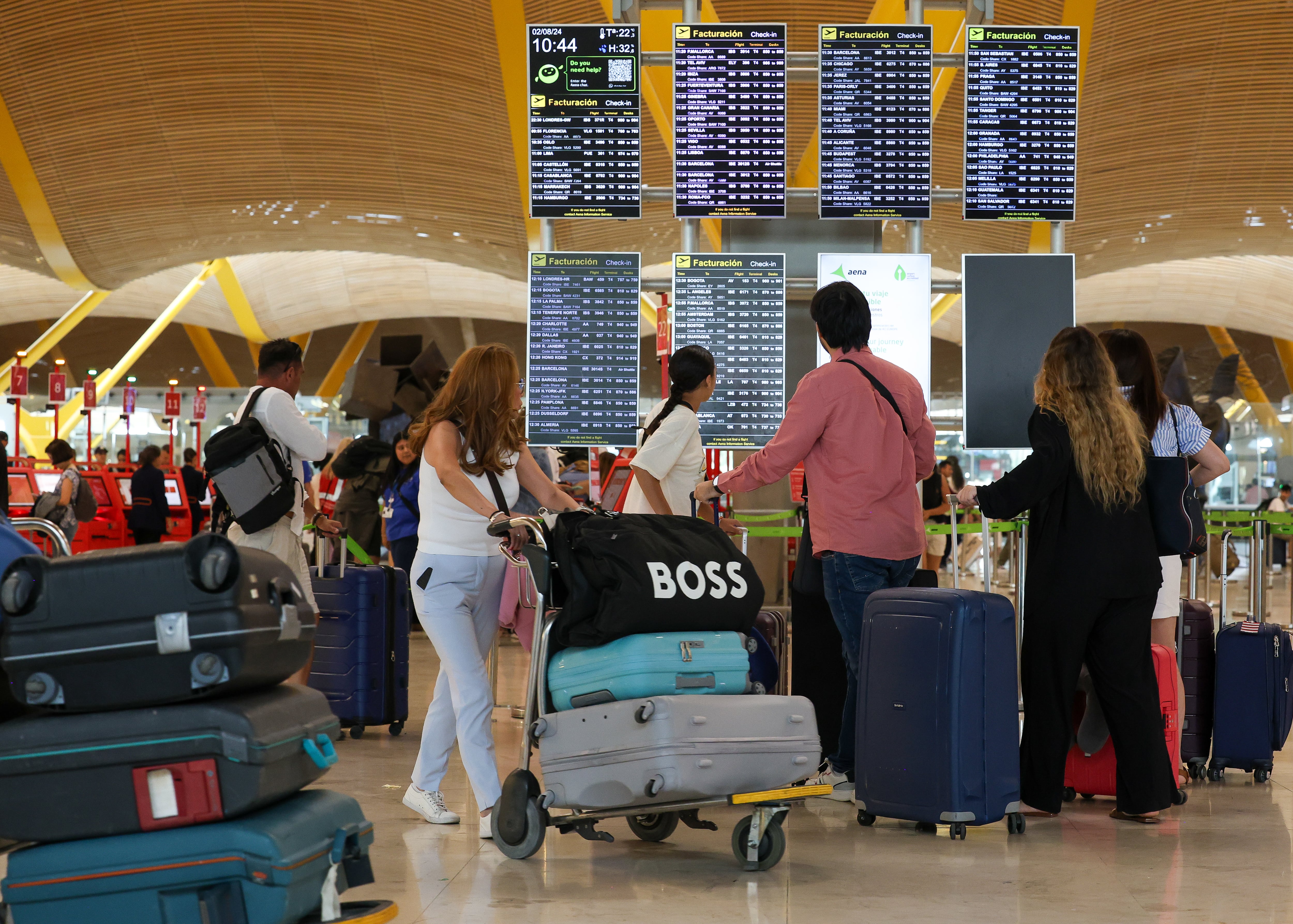 Los aeropuertos de Aena cerraron 2024 con un récord de 369,44 millones de viajeros