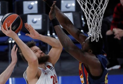 Danilo Barthel lanza ante Eric.