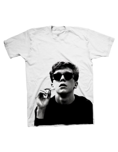 John Hugues es un básico en la filmoteca de los nostálgicos del cine adolescente. Esta camiseta de Anthony de The Breakfast Club está a la venta en la web de Sometimes (25 euros).