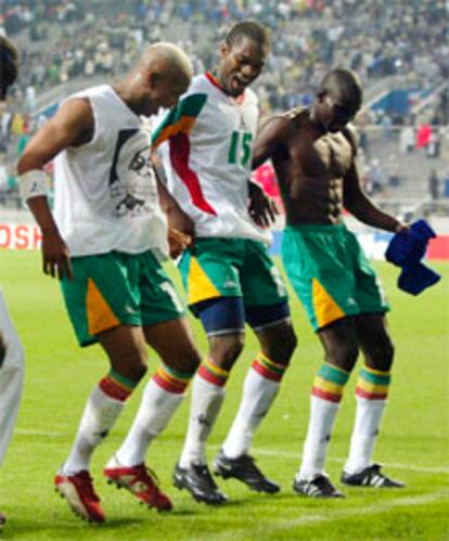 Los jugadores de Senegal celebran el gol de su seleccin, el primero del mundial.