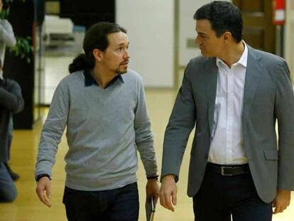 El líder de Podemos, Pablo Iglesias, y el del PSOE, Pedro Sánchez, en una reunión en el Congreso.