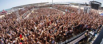 Miles de asistentes al Arenal Sound, de Burriana.