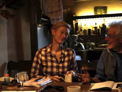 Tilda Swinton y John Berger, en en el documental 'The Seasons in Quincy'.