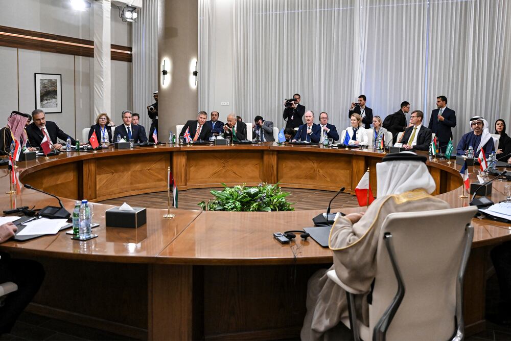 Qatar's Foreign Minister Sheikh Mohammed bin Abdulrahman bin Jassim al-Thani, Turkey's Foreign Minister Hakan Fidan, US Secretary of State Antony Blinken, UN Special Envoy for Syria Geir Pedersen, UAE Foreign Minister Sheikh Abdullah bin Zayed al-Nahyan and others attend the meeting of the Arab Contact Group on Syria in Jordan's southern Red Sea coastal city of Aqaba, Saturday Dec. 14, 2024. (Andrew Caballero-Reynolds/Pool via AP)

Associated Press/LaPresse
