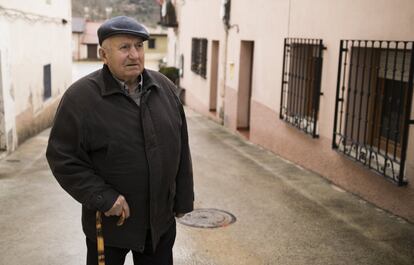 Serafín Canalejas García, exalcalde y exjuez de paz de Henche, es una de las personas que reside en la vivienda tutelada del pueblo. 