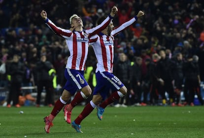 Griezmann y Gámez celebran el pase del Atlético a cuartos