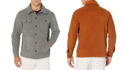 Esta ropa de abrigo incorpora dos bolsillos con solapa en el pecho con cierres de botón.