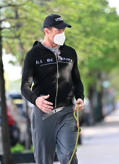 Hugh Jackman pasea por Nueva York.