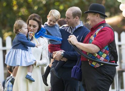 Los duques de Cambridge y sus hijos en Canadá.