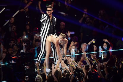 Robin Thicke and Miley Cyrus performing at the 2013 MTV Video Music Awards in New York.