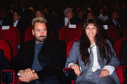 Luc Besson y Maïwenn, en el estreno en París de 'León, el profesional' en septiembre de 1994.