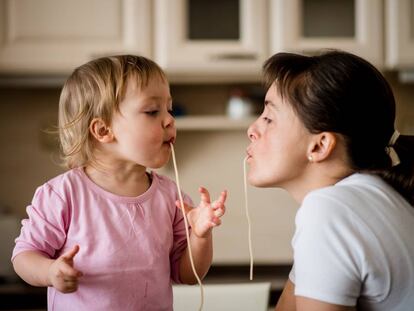 Establecer rutinas favorece la salud de tus hijos.