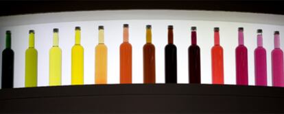 Colorantes líquidos que se  extraen de frutas y verduras,   cada vez más  utilizados en la industria alimentaria, que se han presentado en el salón Ingrenova de Barcelona.